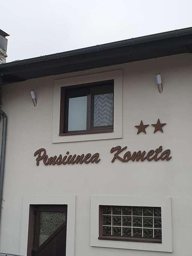 Гостевой дом Pensiunea Kometa Bădeşti-11